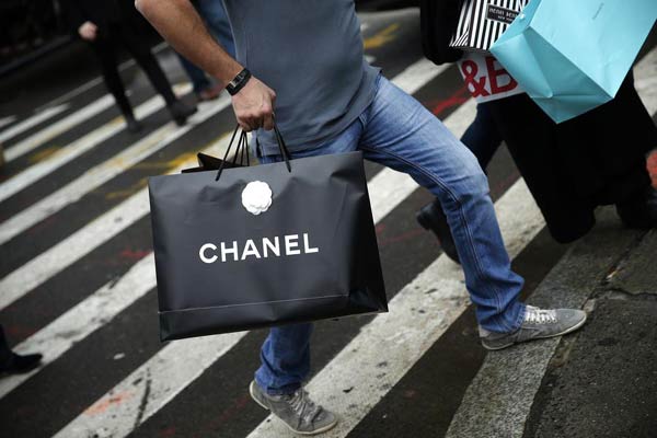Chanel to reduce prices in China
