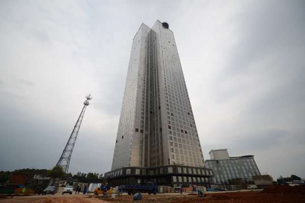 57-floor building goes up in 19 days