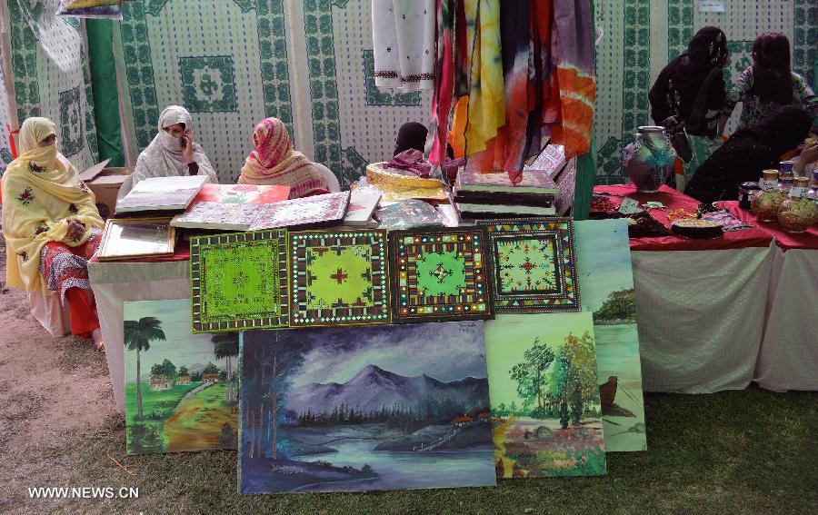 Baluchi handicrafts are displayed in Baluchistan Cultural Exhibition in southwest Pakistan's Quetta on June 6, 2014.