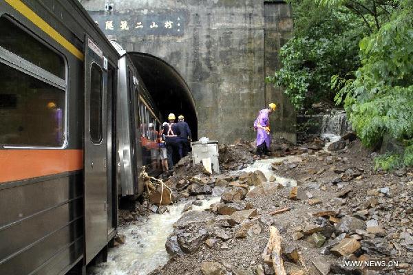 #CHINA-PINGTUNG-TRAIN-DERAIL (CN)