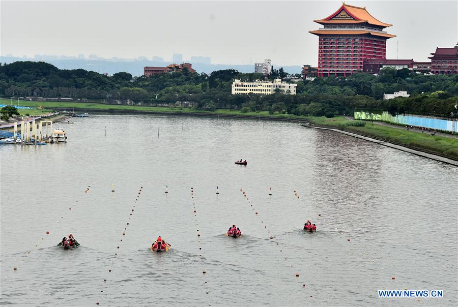 Taipei holds dragon boat race to celebrate Duanwu Festival