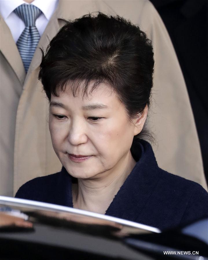 S. Korean prosecutors seek to arrest ex-president Park over corruption scandal